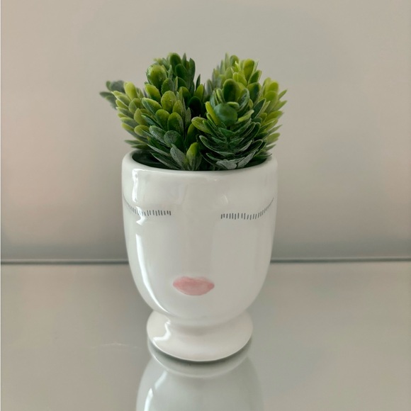 Mini Planter - Picture 2 of 5